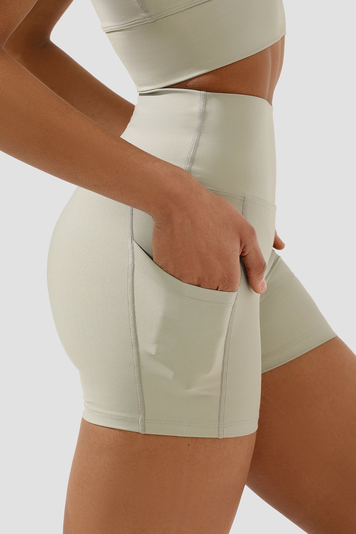 Gina Шорцеви - Light Green