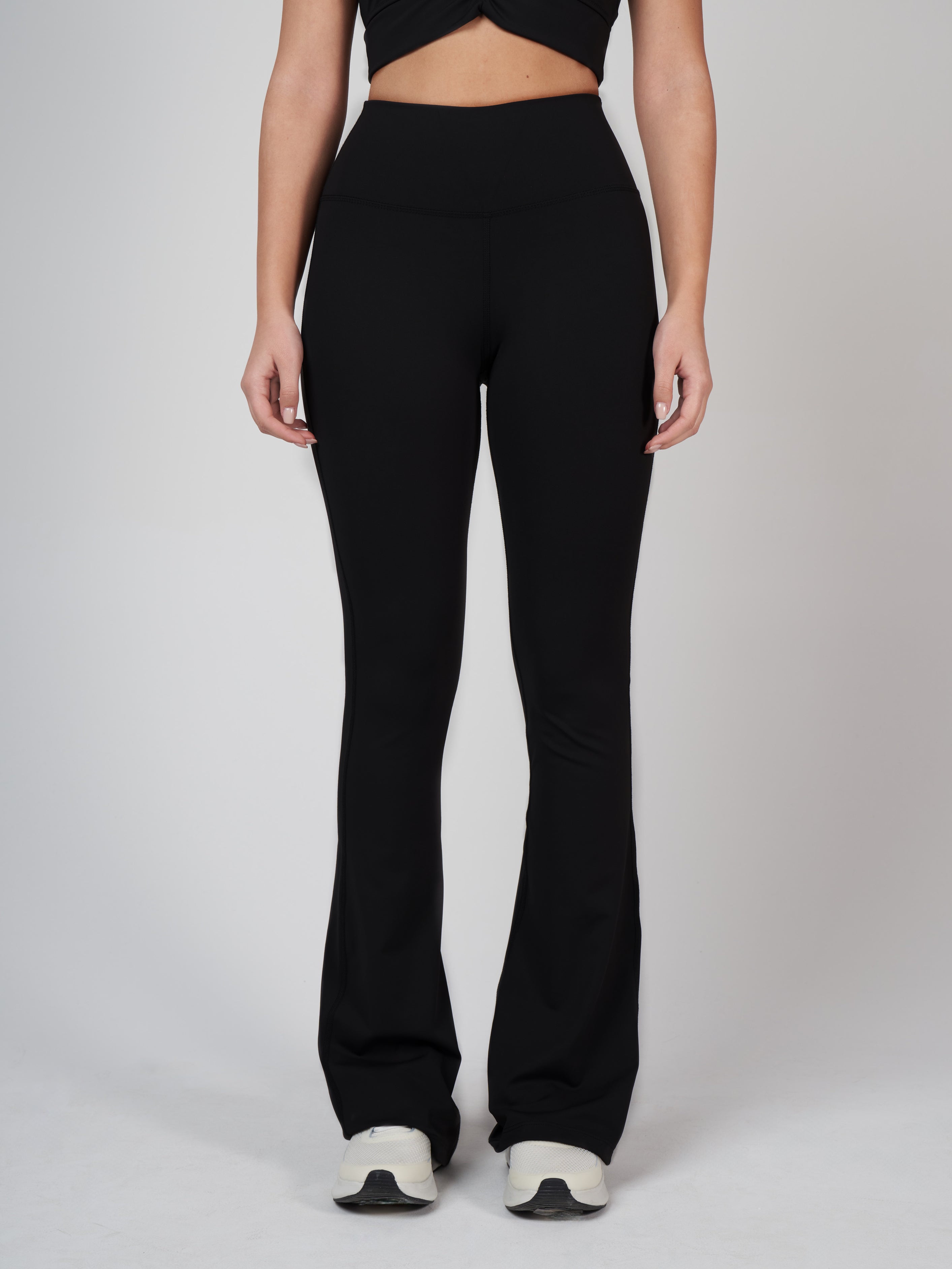 Liora Soft Flare Хеланки - Black